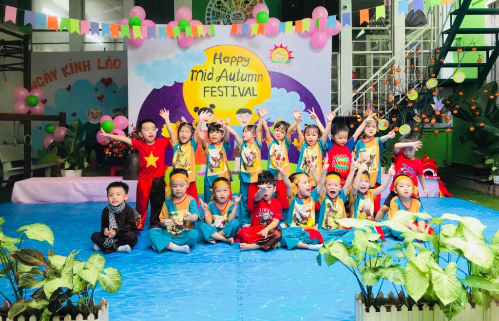 trang phục biểu diễn Dĩ An